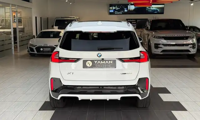BMW X1 view 8
