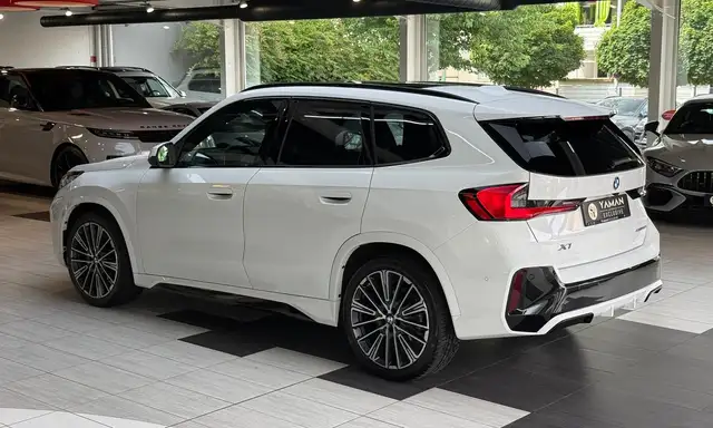 BMW X1 view 9