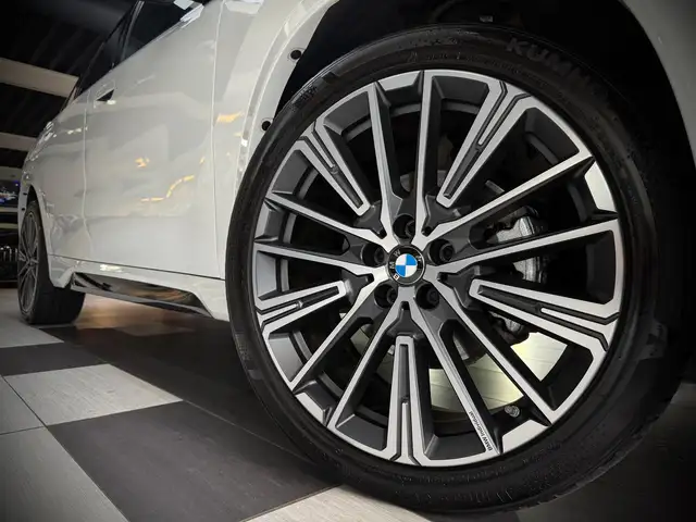 BMW X1 view 5
