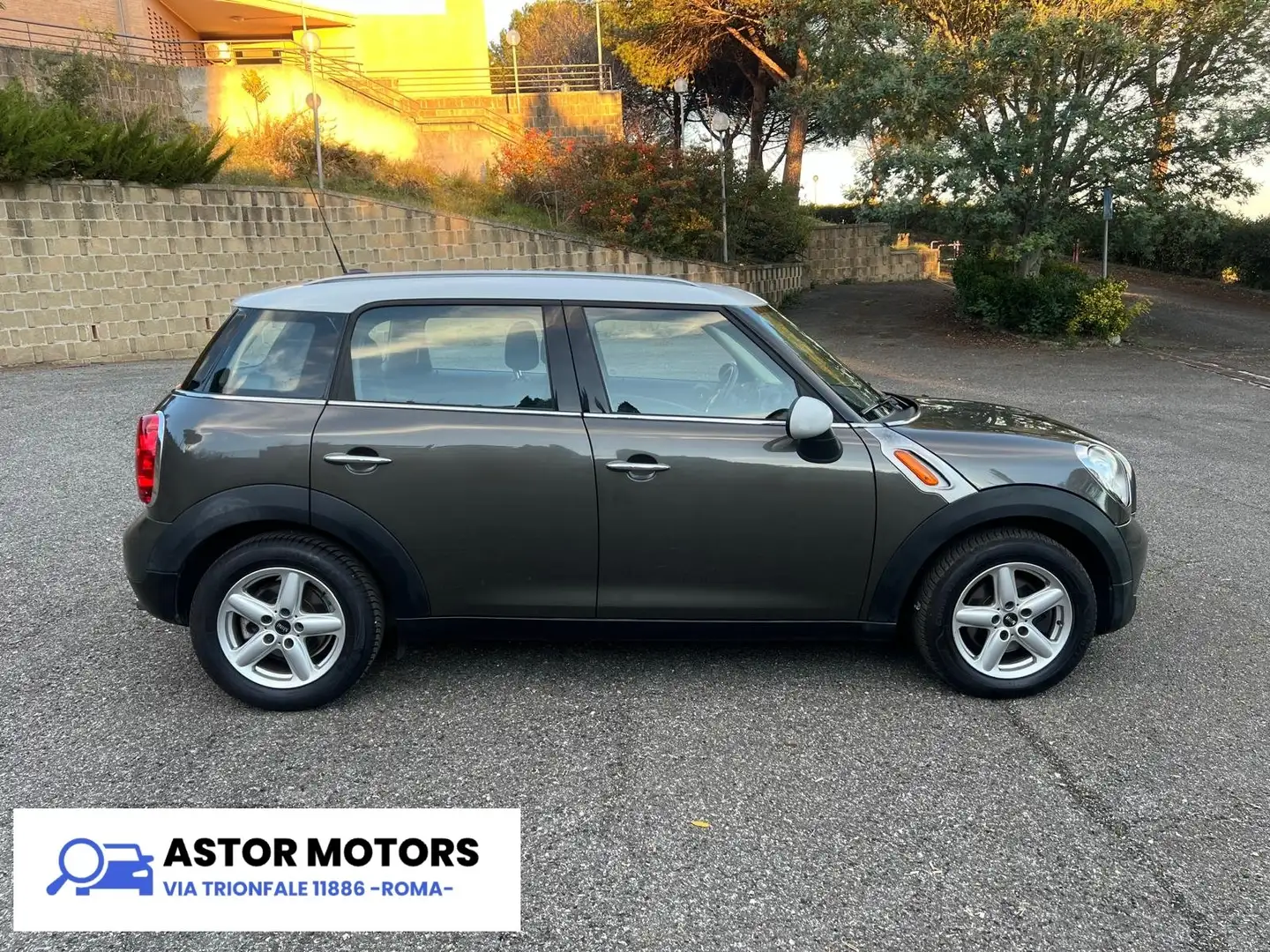 MINI Cooper Countryman 1.6 Navi Cruise Vivavoce PDC KM 120.000. Perfetta Grijs - 2