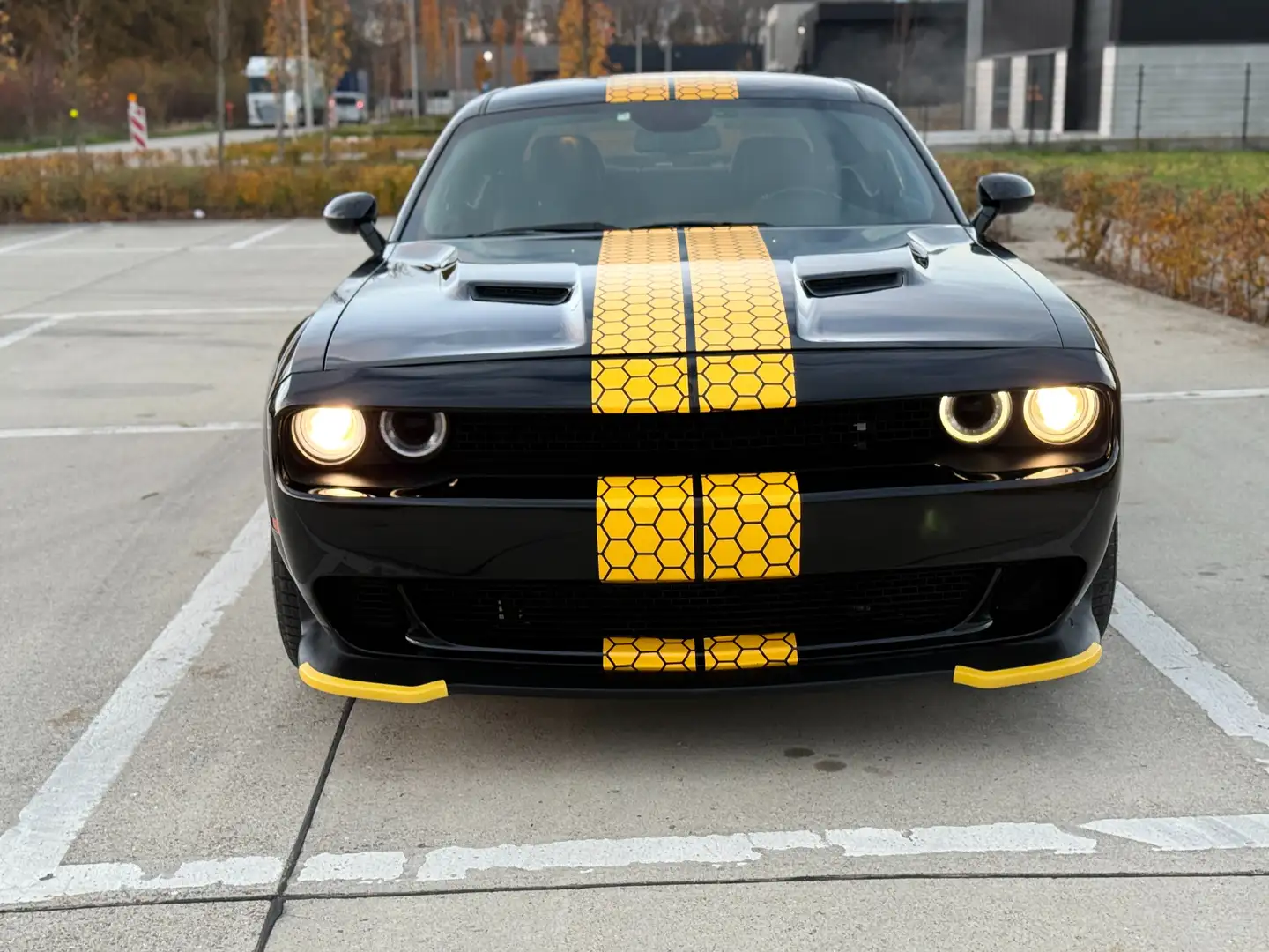 Dodge Challenger Challenger Automatik SXT Plus Zwart - 2