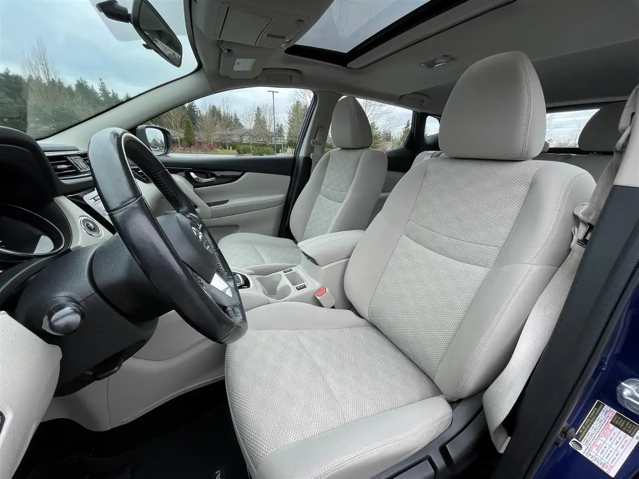 Nissan Rogue снимка Nissan Rogue