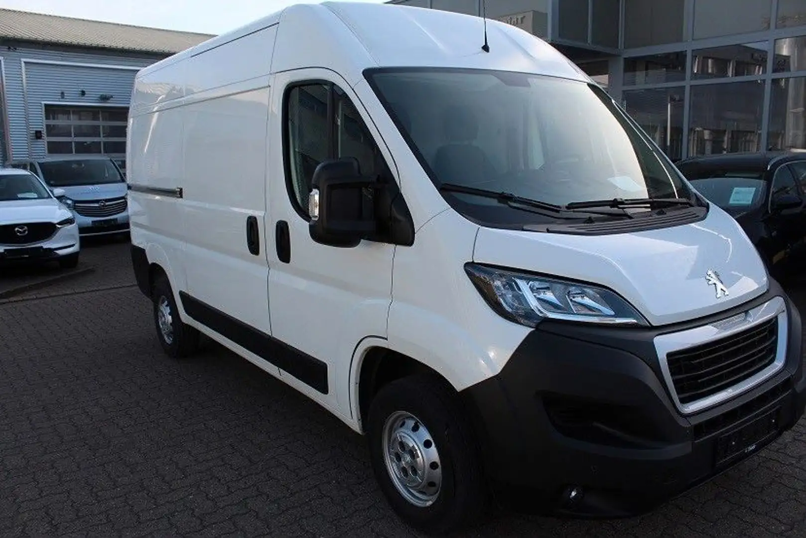 Peugeot Boxer 2.2HDI 140 L2H2 KLIMA/PDC/KAMERA/270° Wit - 2