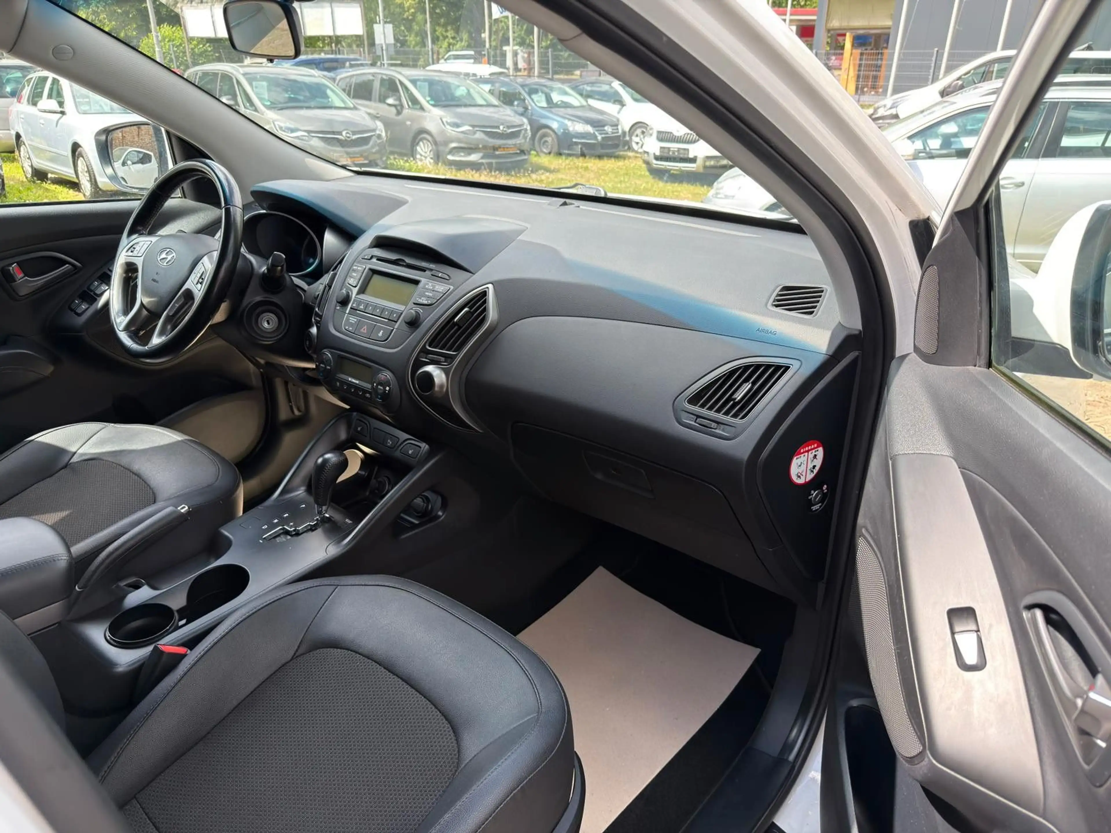 Hyundai iX35 2.0 GDI*Temp*Klima*SHZ*PDC — photo 15