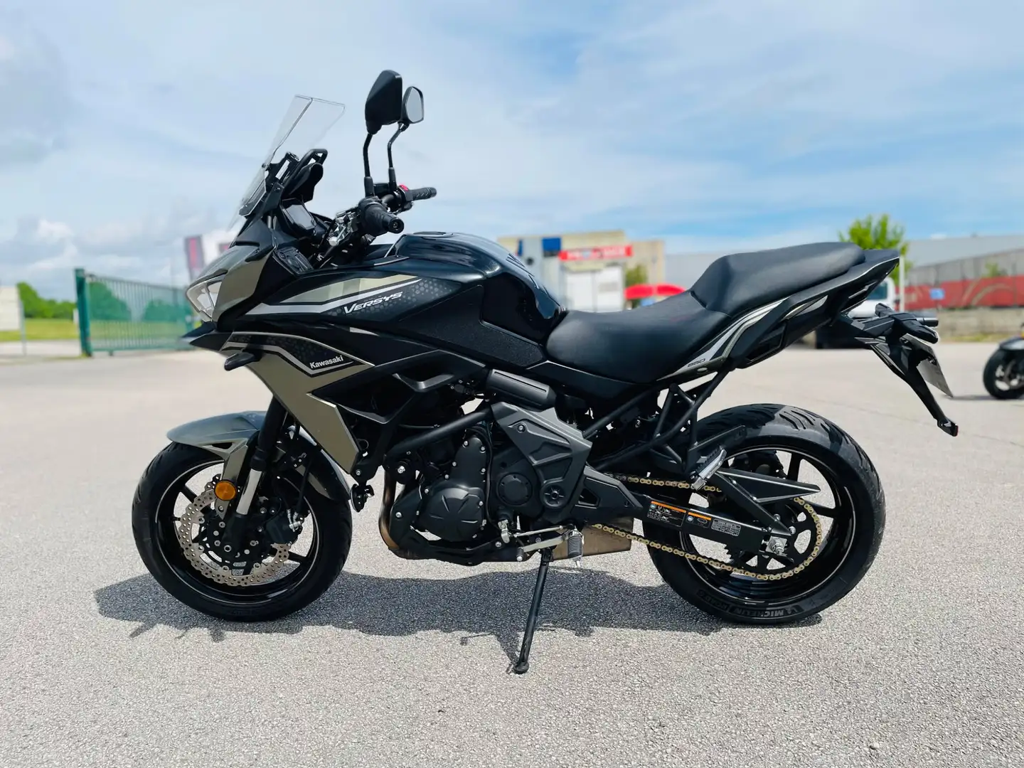 Kawasaki Versys 650 Negru - 1