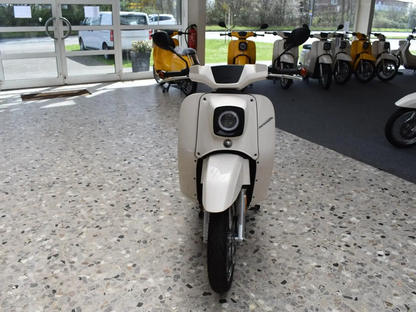 Govecs e-Schwalbe L1E Refurbed Blanco - 2