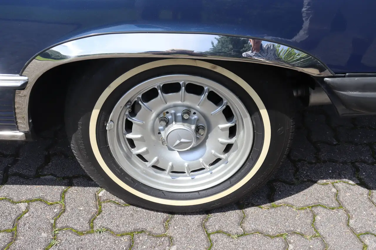 Mercedes-Benz 380 SL Cabrio, foto 6