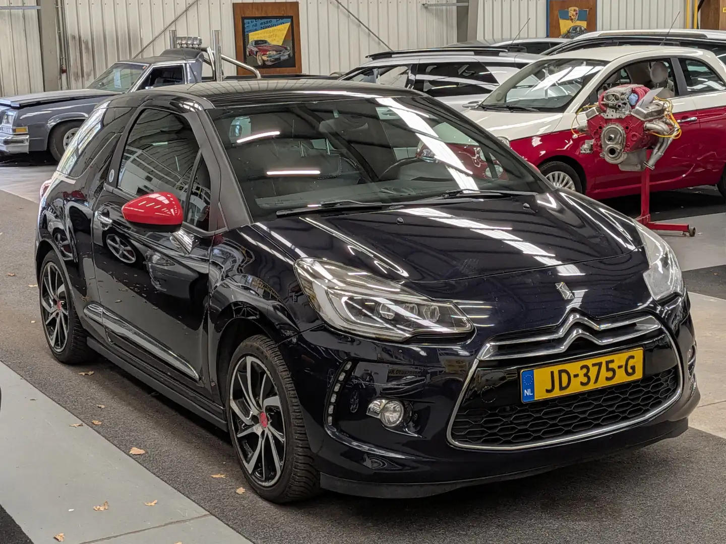 DS Automobiles DS 3 1.2 PureTech Inès de la Fressange Airco, Cruise Co Blauw - 2