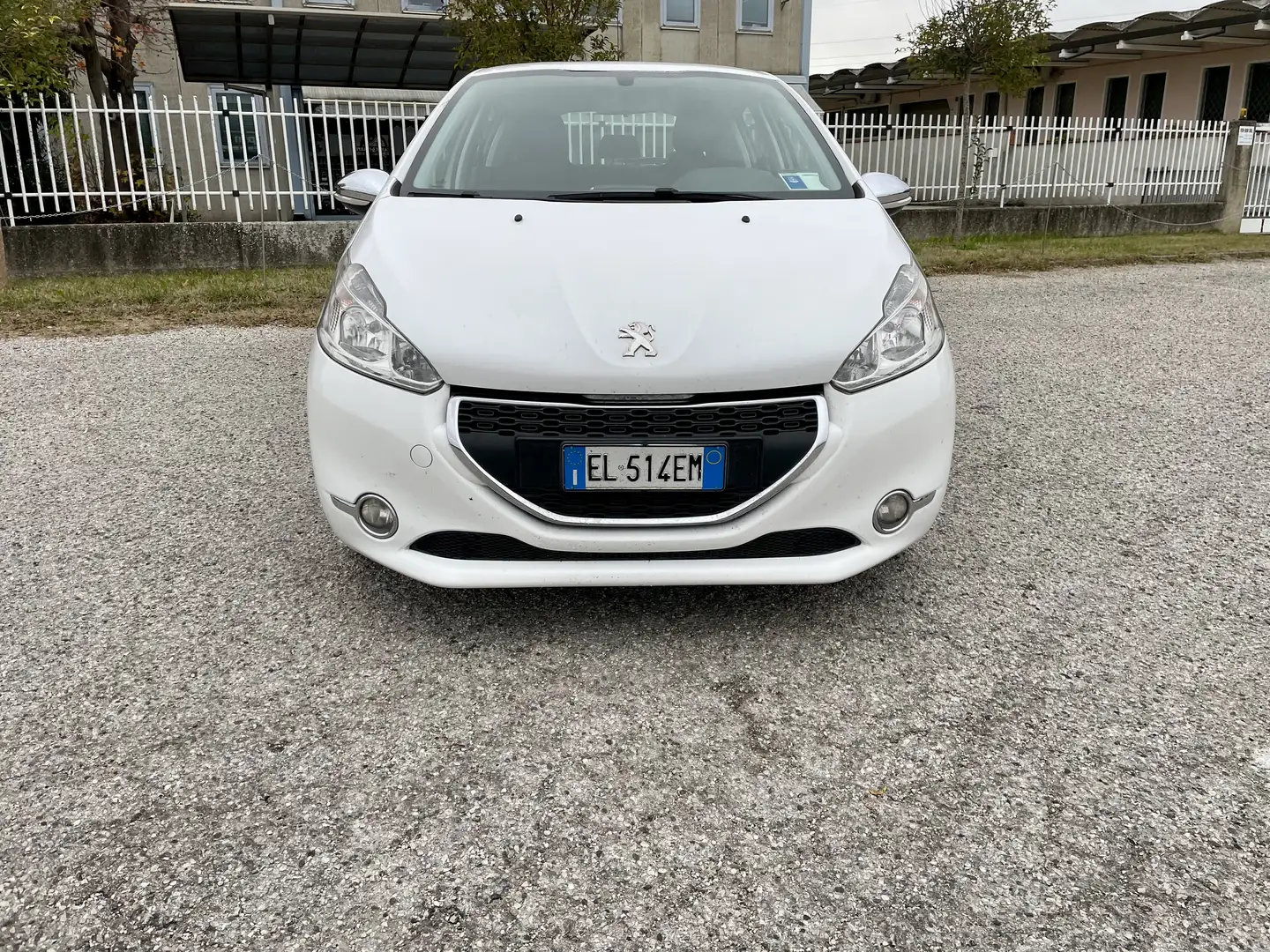 Peugeot 208 5p 1.4 hdi 8v  Allure . UNICO PROPRIETARIO - 2