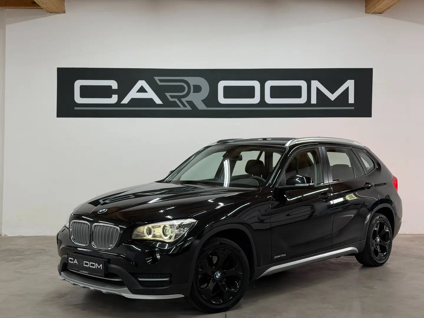 BMW X1 xDrive 18 d Schwarz - 1