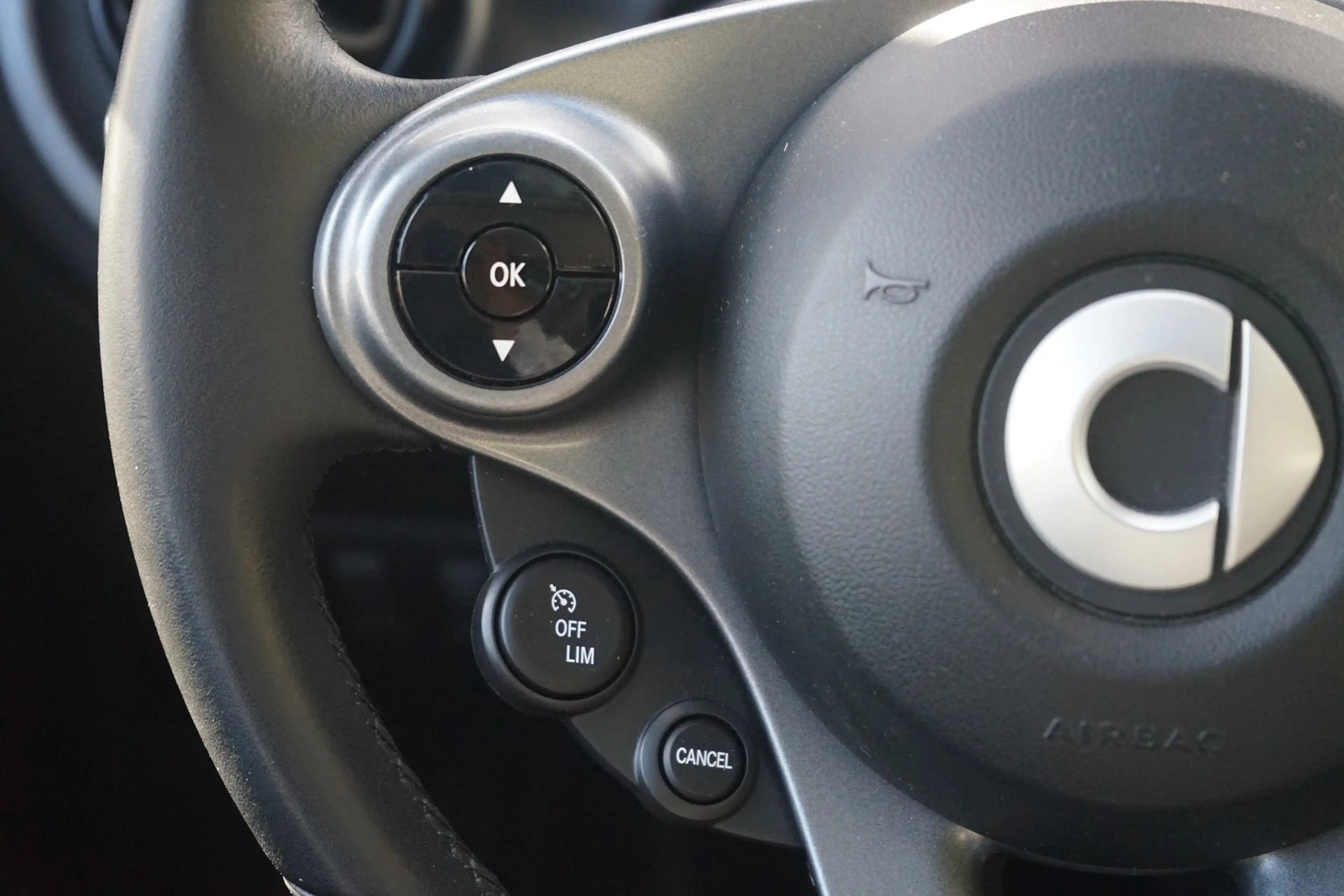 smart forFour forfour 0.9 Prime Tempomat Sitzheizung PDC USB — photo 14