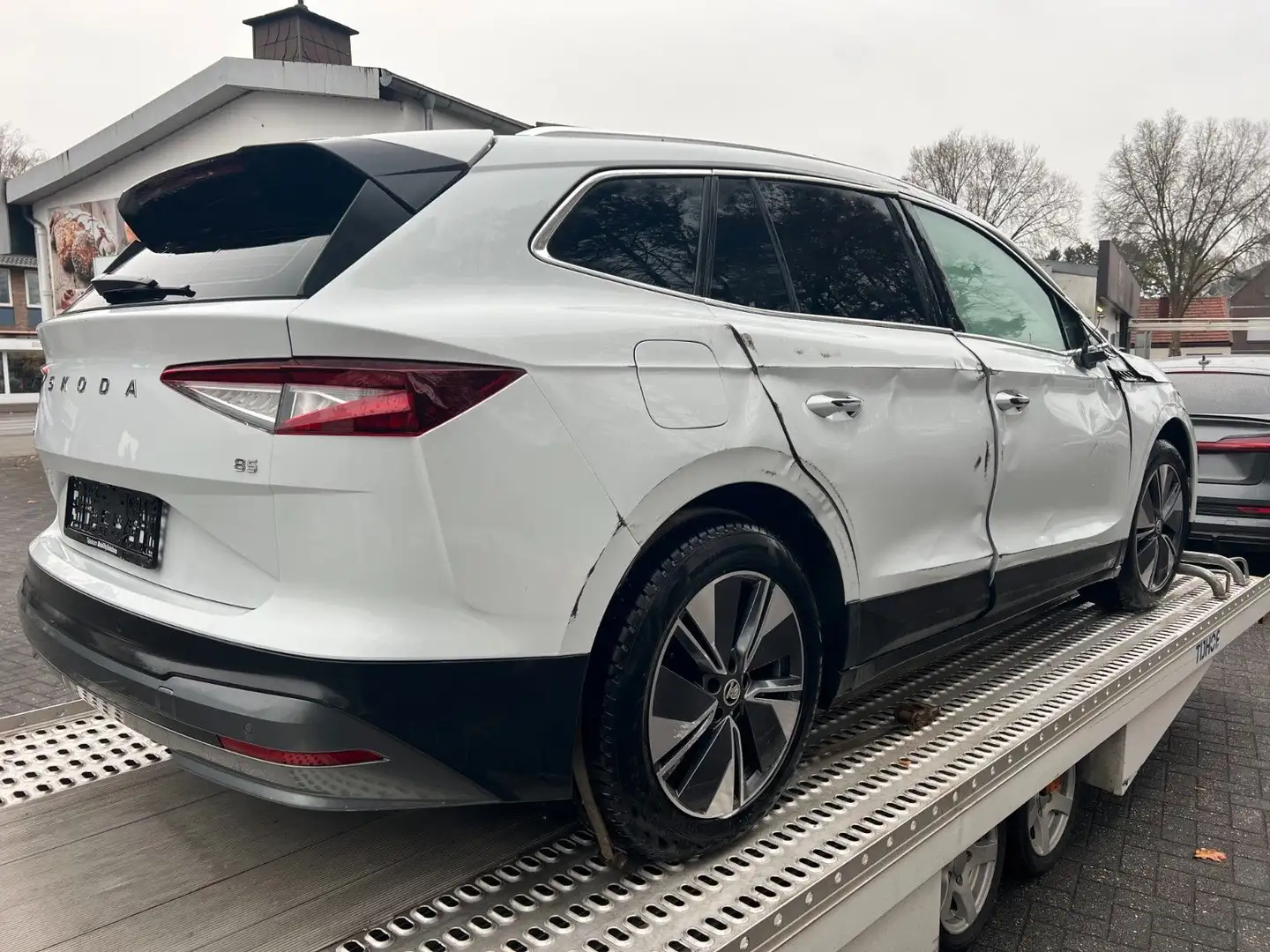 Skoda Enyaq 85 Loft 2900km Navi Leder ACC Weiß - 2