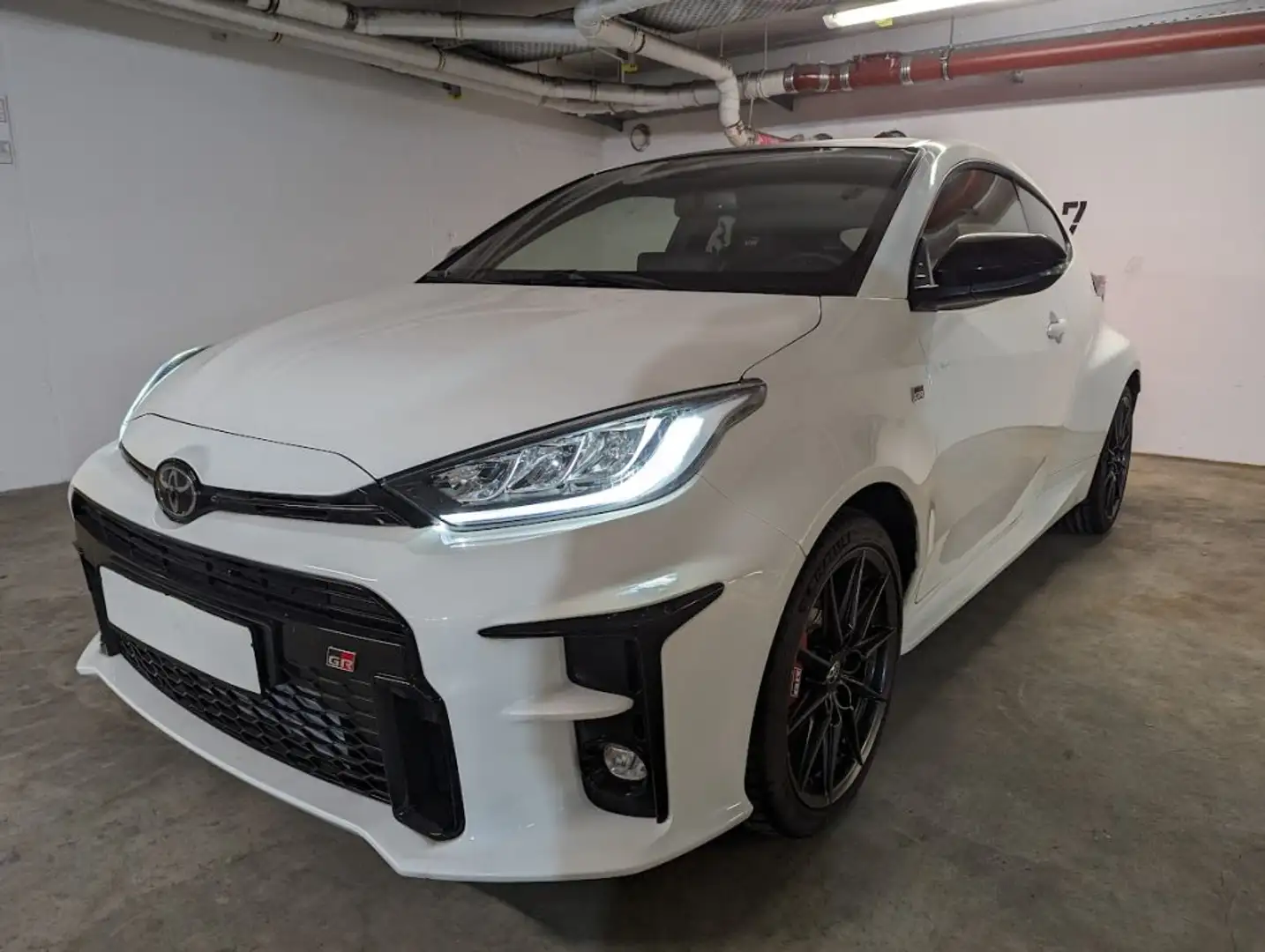 Toyota Yaris GR YARIS HIGH-PERFORM MILLTEK+EVENTURI+BLOW-OFF Wit - 1