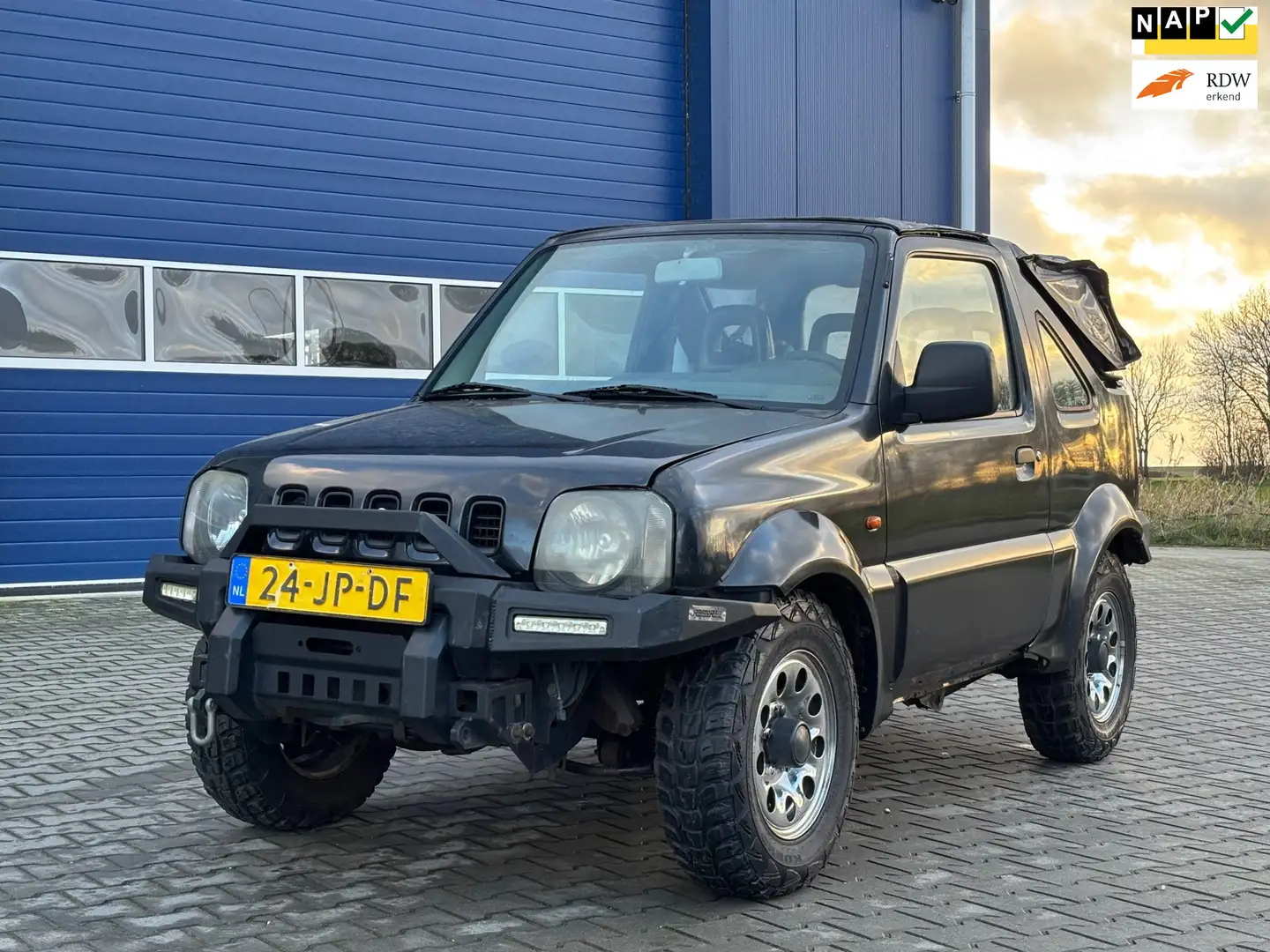 Suzuki Jimny 1.3 JLX Cabrio Zwart - 1