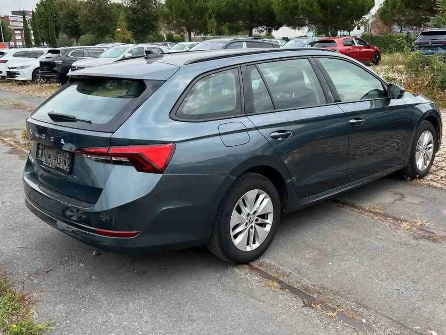 Skoda Octavia Combi Ambition2.0TDI LED Navi SHZ Alu Grau - 2