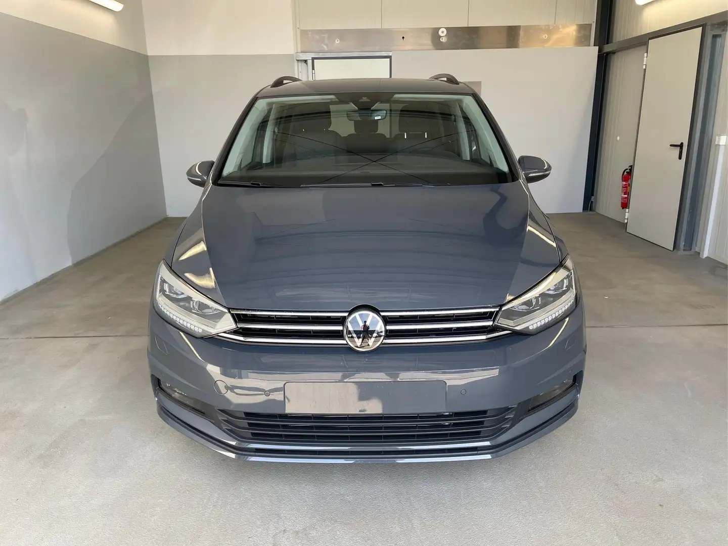 Volkswagen Touran Comfortline 7Si+IQ.Light+TrailerAss+Cam 1.5 TSI... Grau - 2
