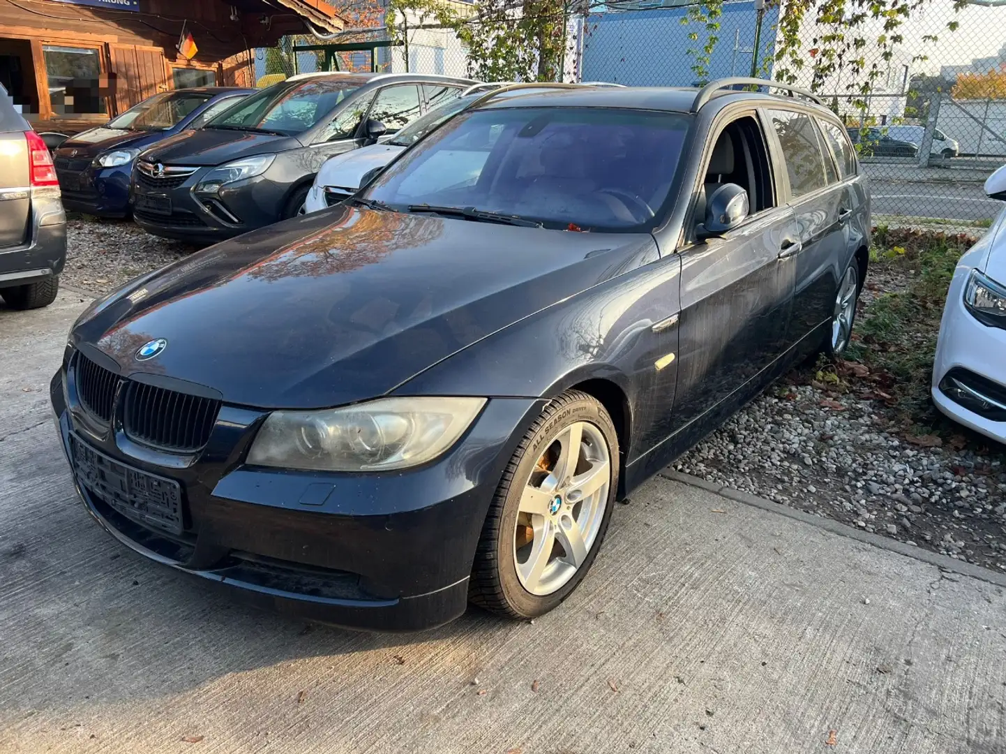 BMW 320 320i Kombi Automatik Euro 4 Modell 2006 Blau - 1
