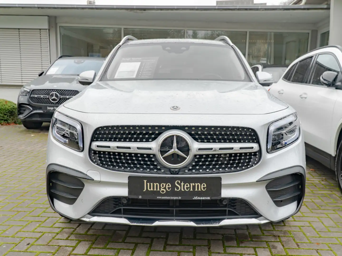 Mercedes-Benz GLB 200 AMG-Sport/MLB/Pano/AHK/HUD/Distr/Sound Silber - 2