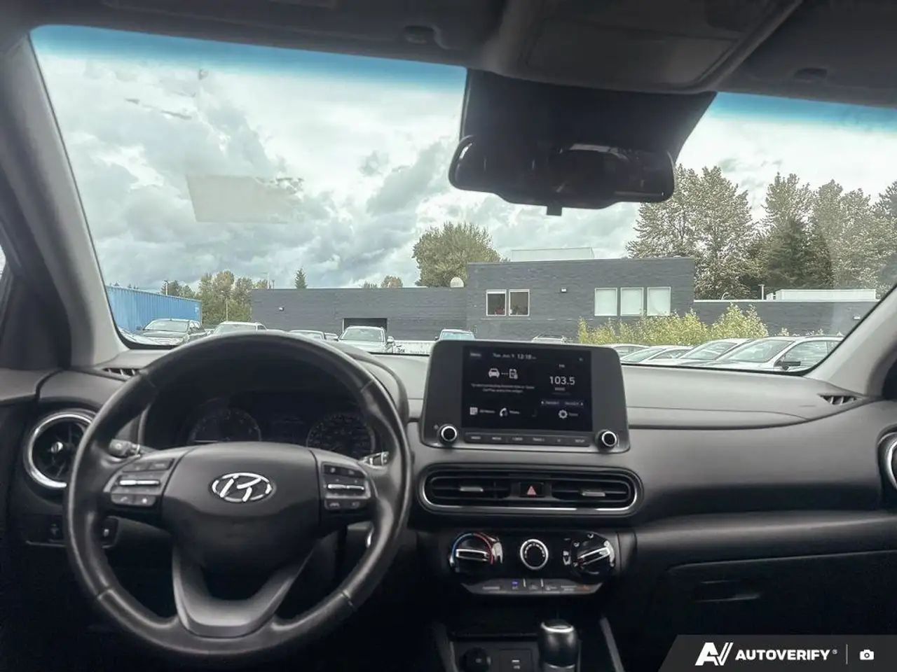 Hyundai KONA снимка Hyundai KONA