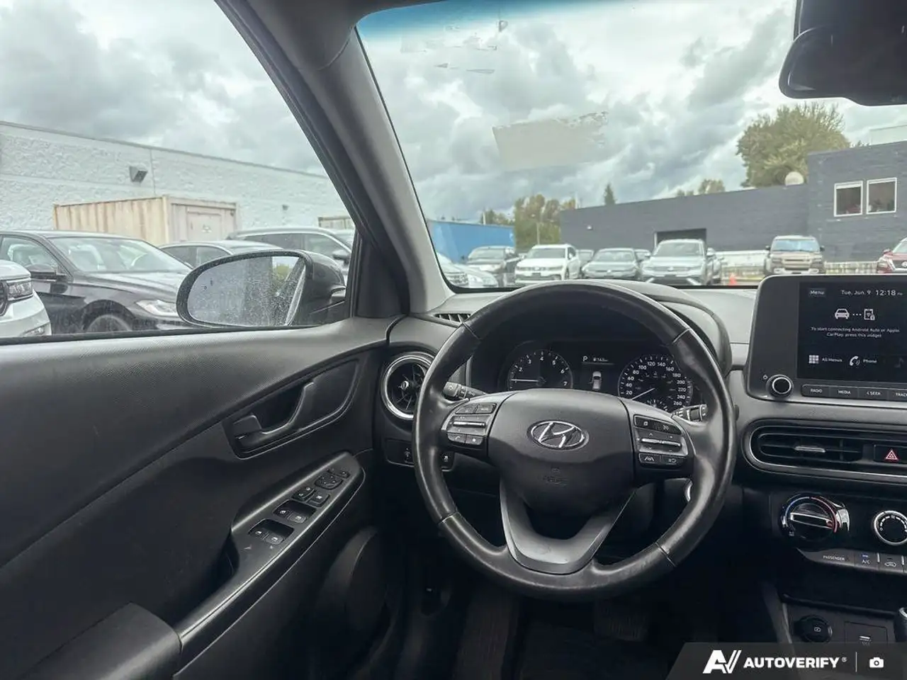 Hyundai KONA снимка Hyundai KONA
