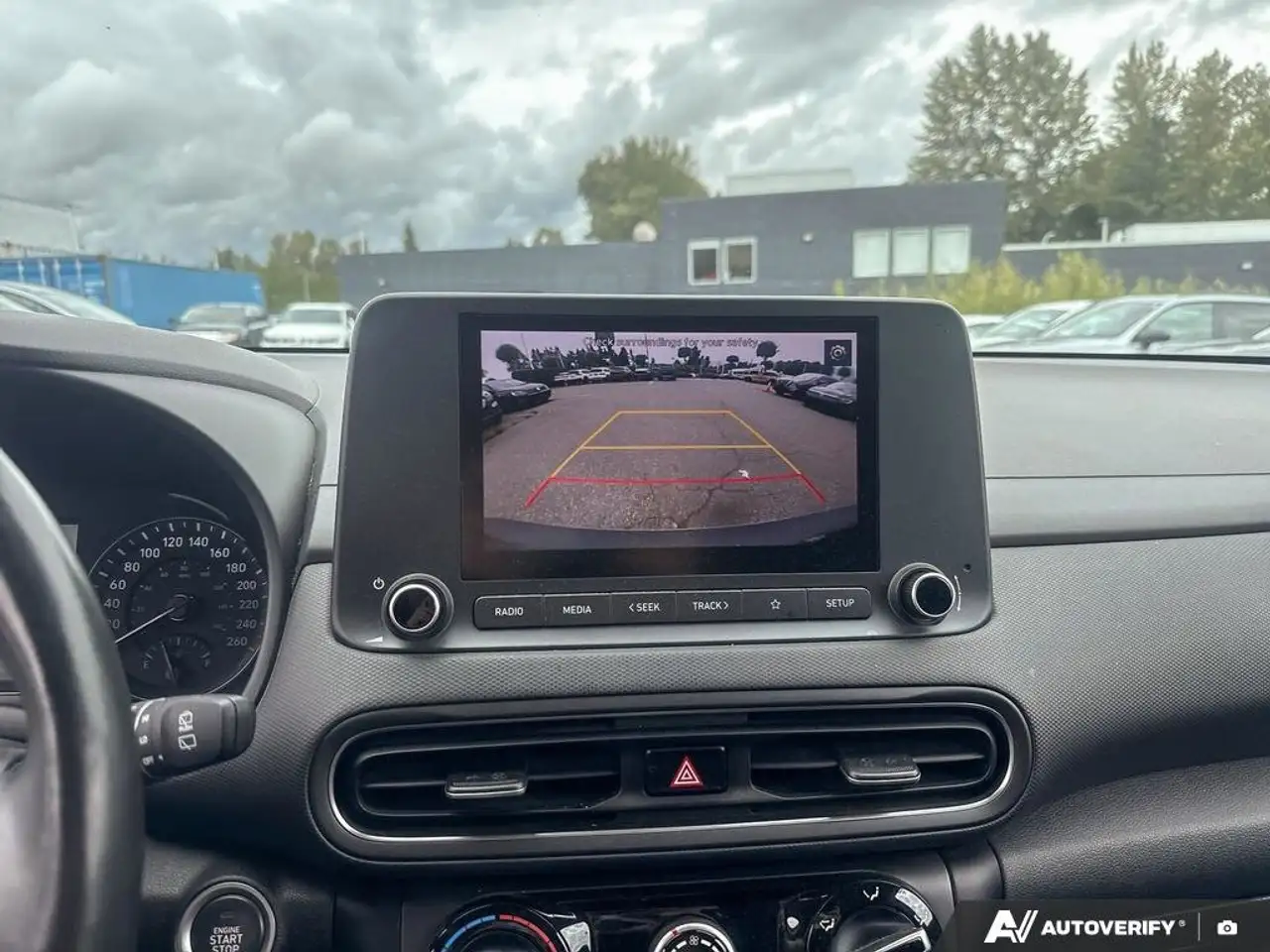 Hyundai KONA снимка Hyundai KONA