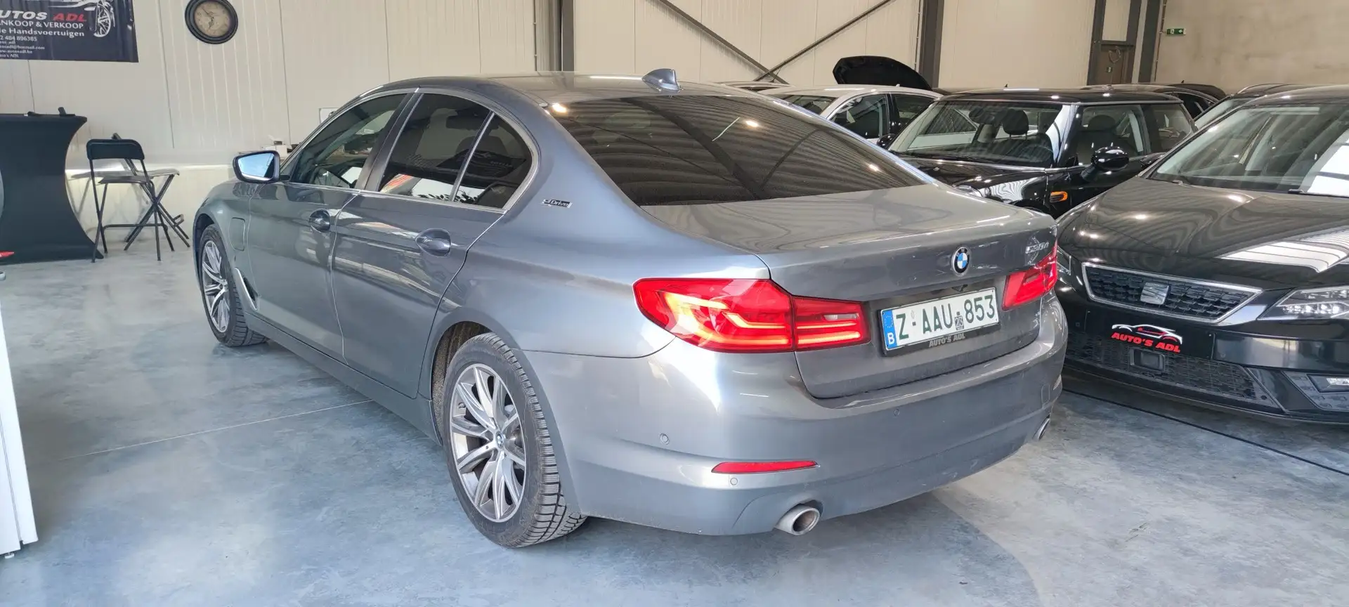 BMW 530 E /BTW AFTREKBAAR/LED/NAVI PROF/GARANTIE Grijs - 2