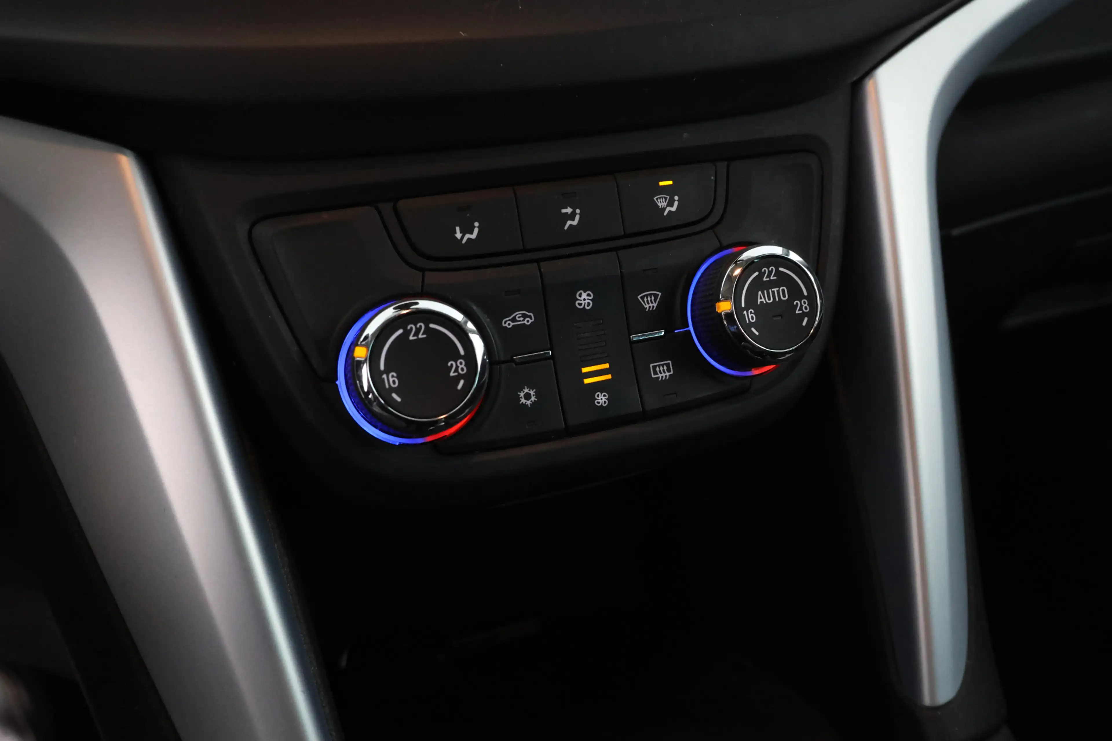 Opel Zafira 1.4 Turbo Edition 7p. Navigatie, Climate, Trekhaak — photo 24