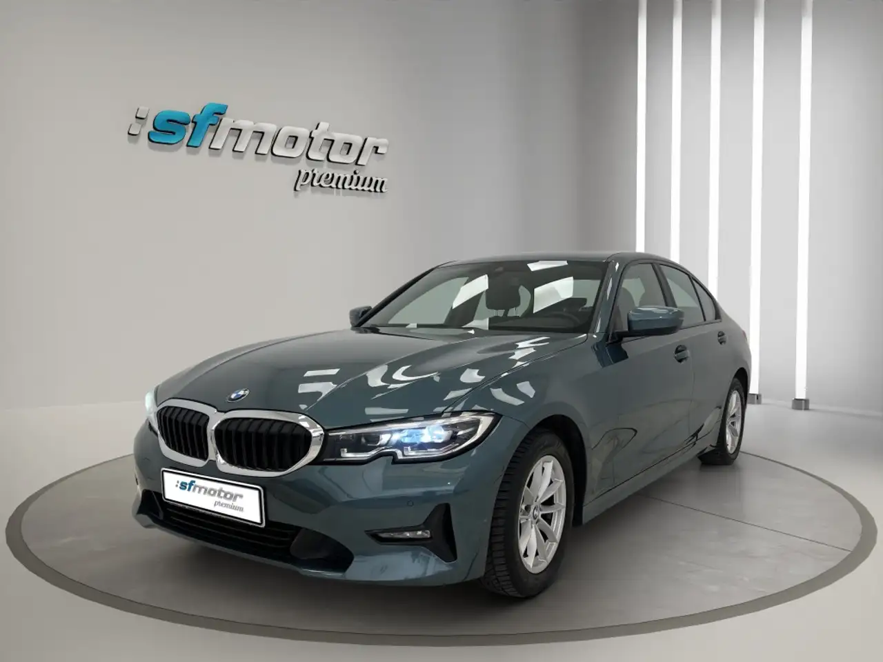 BMW 320