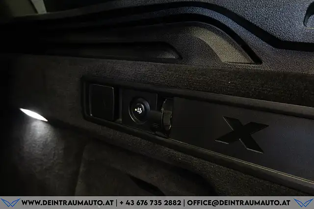 BMW X5 view 13