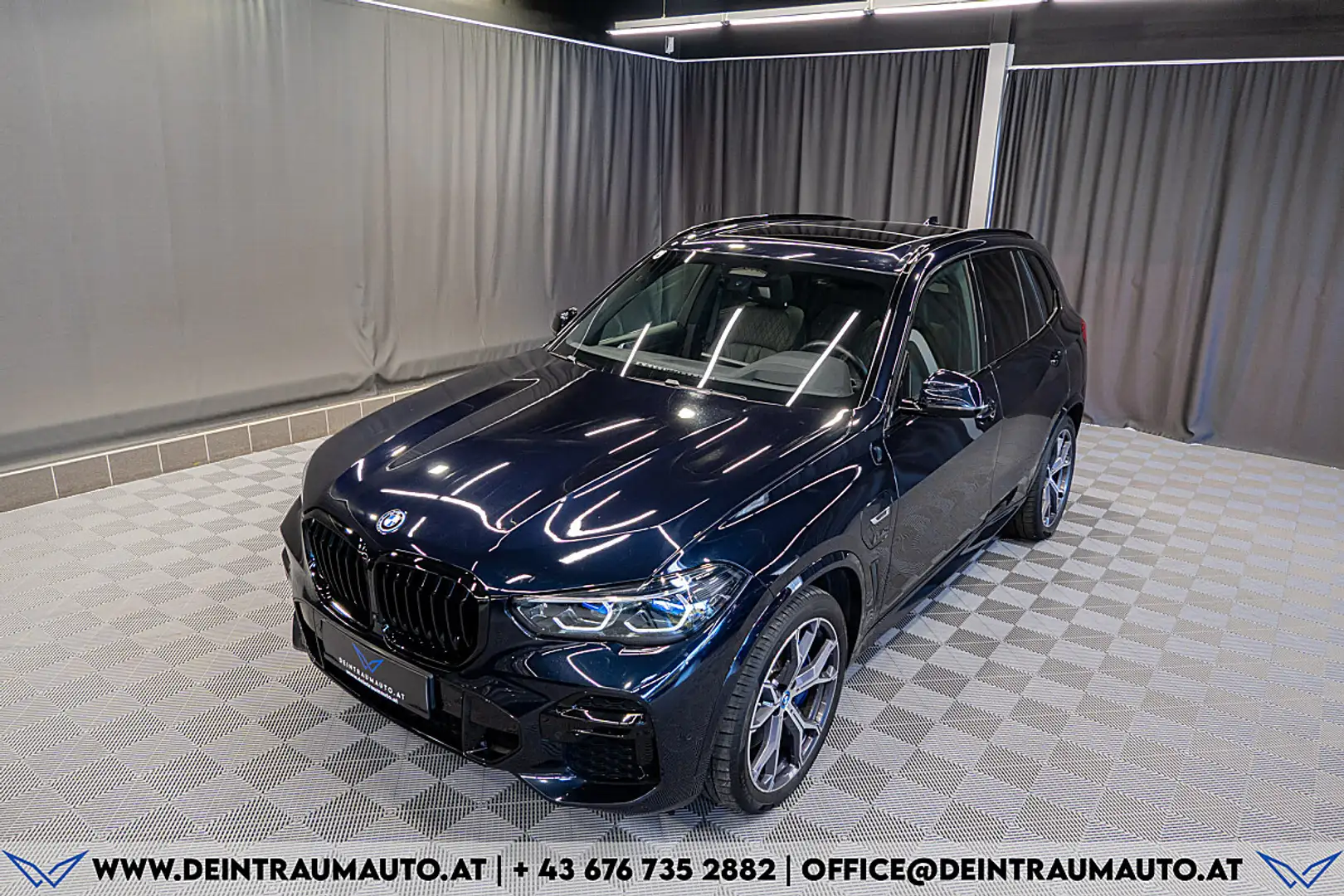 BMW X5 xDrive45e PHEV*M-SPORT*1BESITZ*PANORAMA*AHK* Schwarz - 2