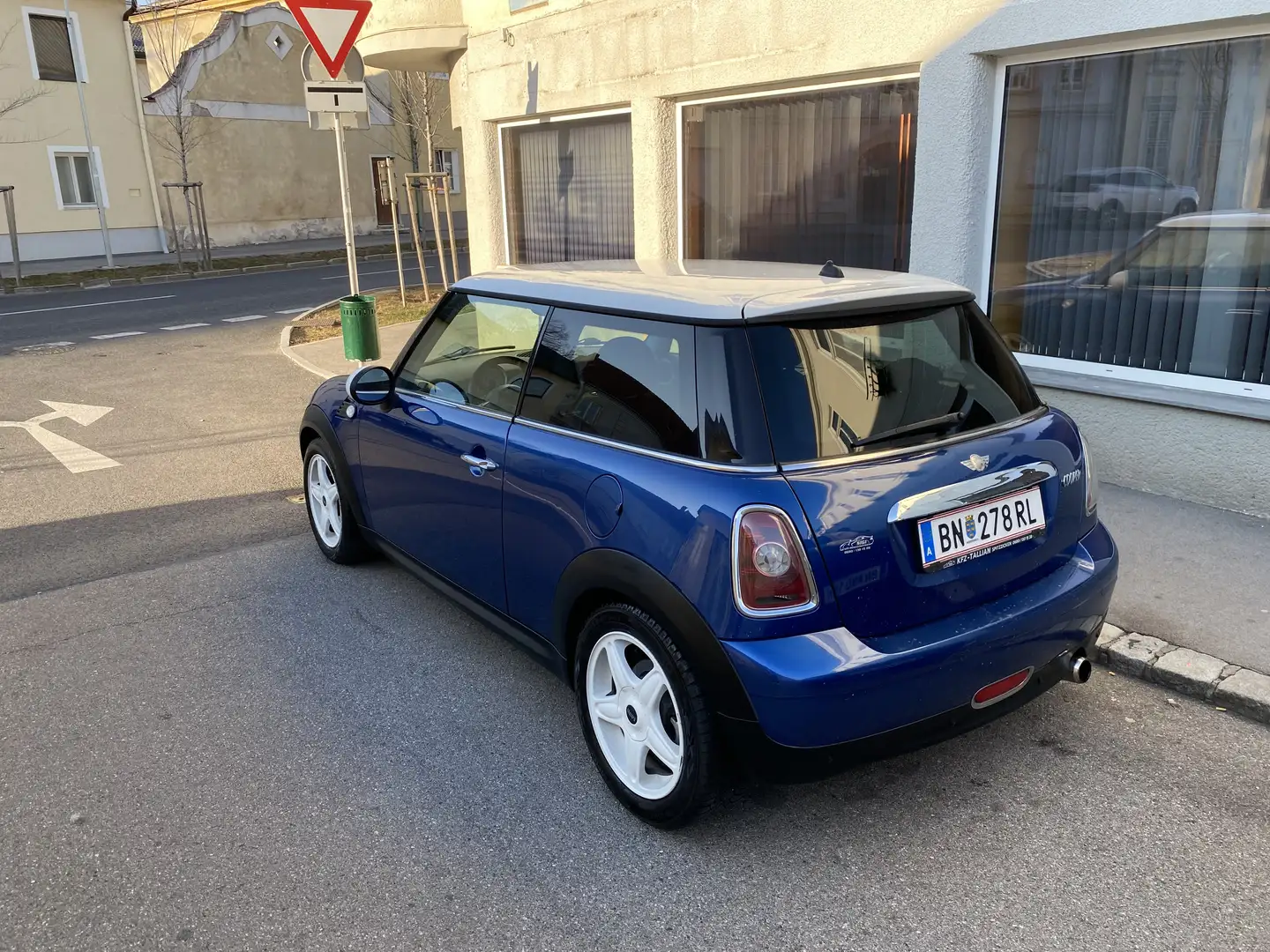 MINI Cooper Coupe 1,6 Benzin 120PS Blau - 1