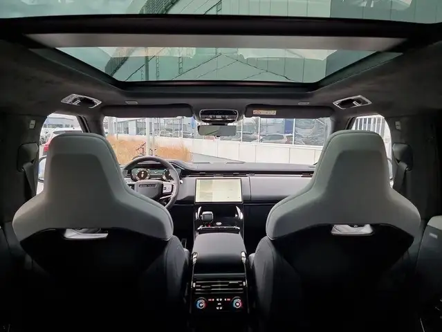 Land Rover Range Rover Sport view 12