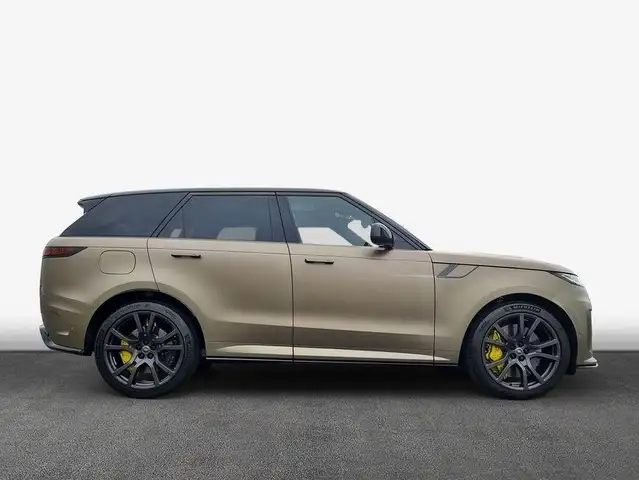 Land Rover Range Rover Sport view 4