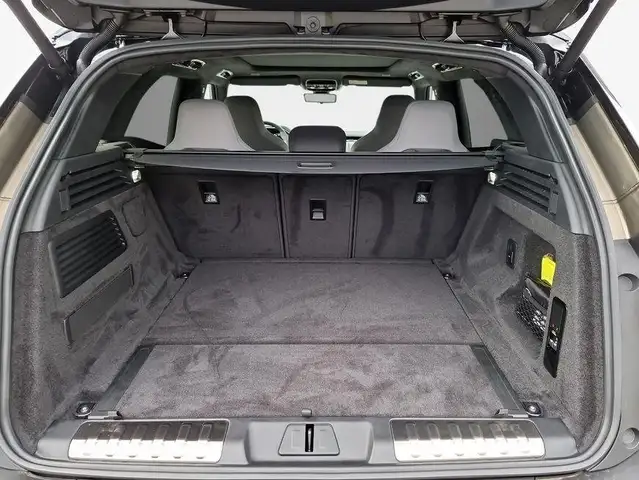 Land Rover Range Rover Sport view 8