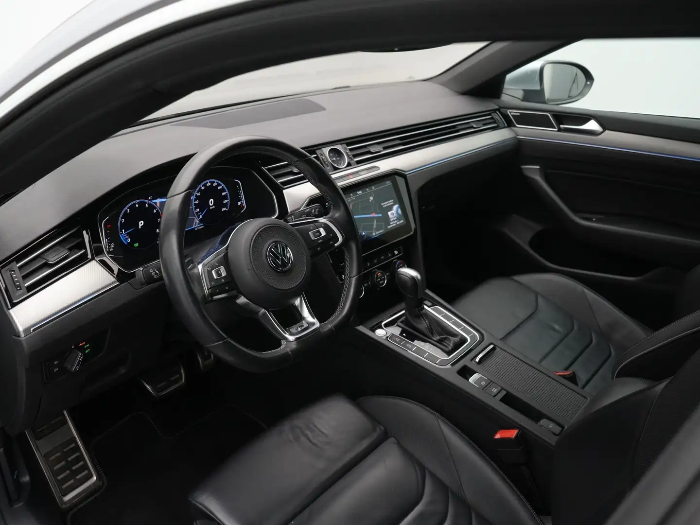 Volkswagen Arteon 2.0 TSI 190 pk DSG Business R Exclusive / R-Line | Zilver - 2