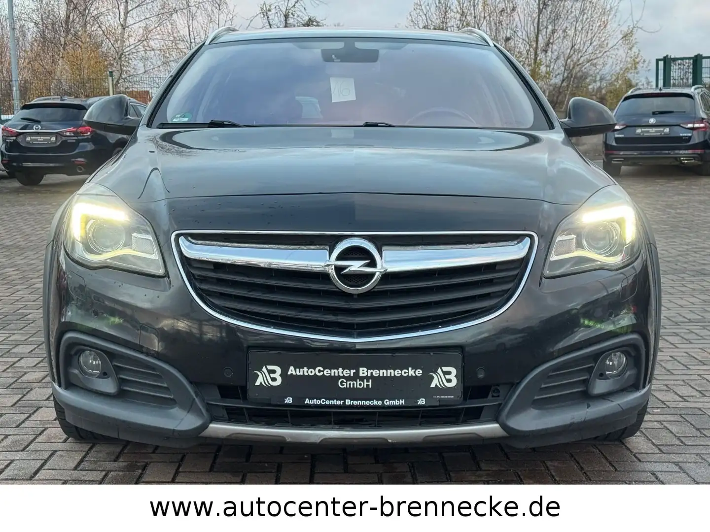 Opel Insignia A Country Tourer Basis Schwarz - 2