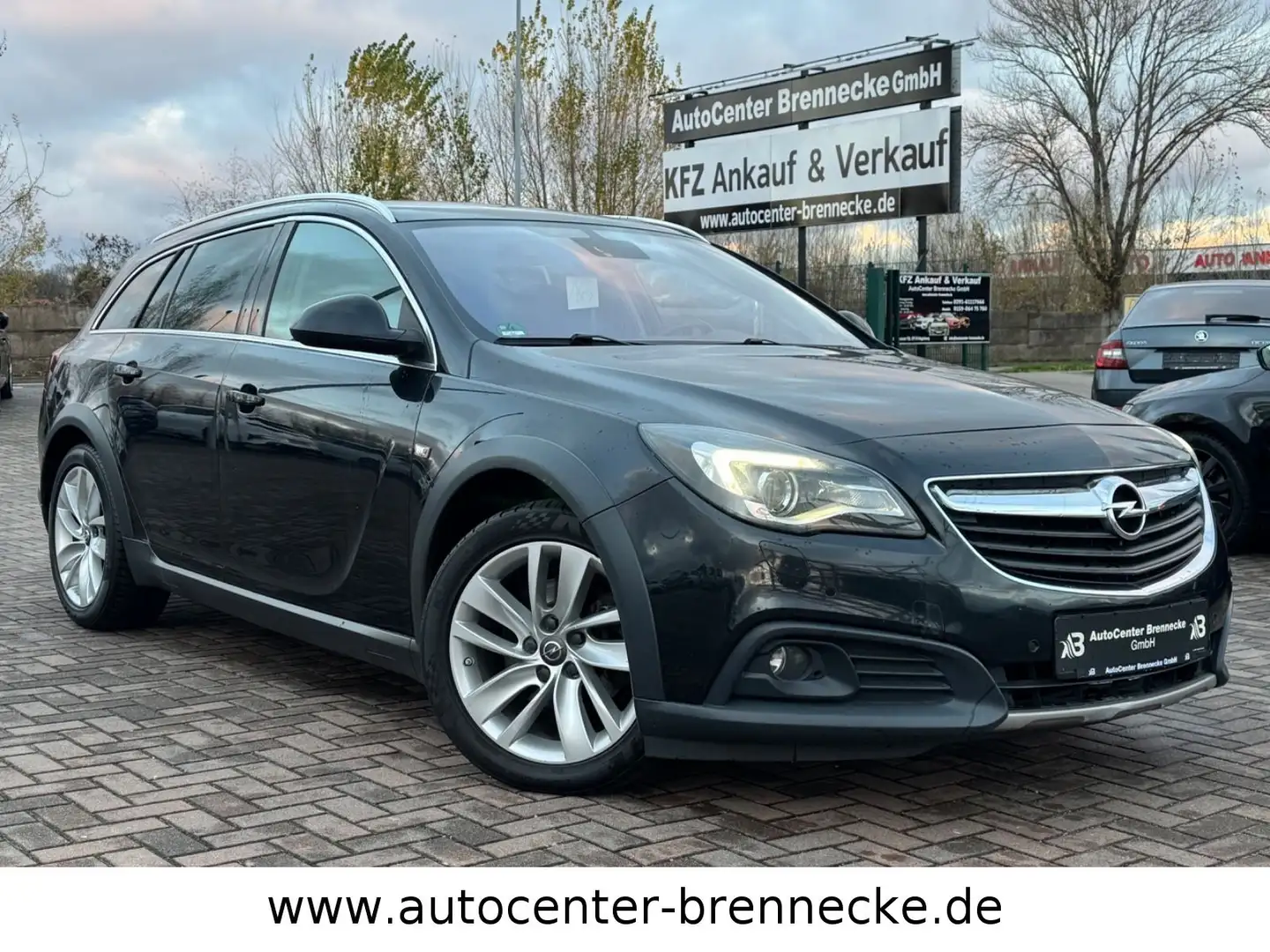 Opel Insignia A Country Tourer Basis Schwarz - 1