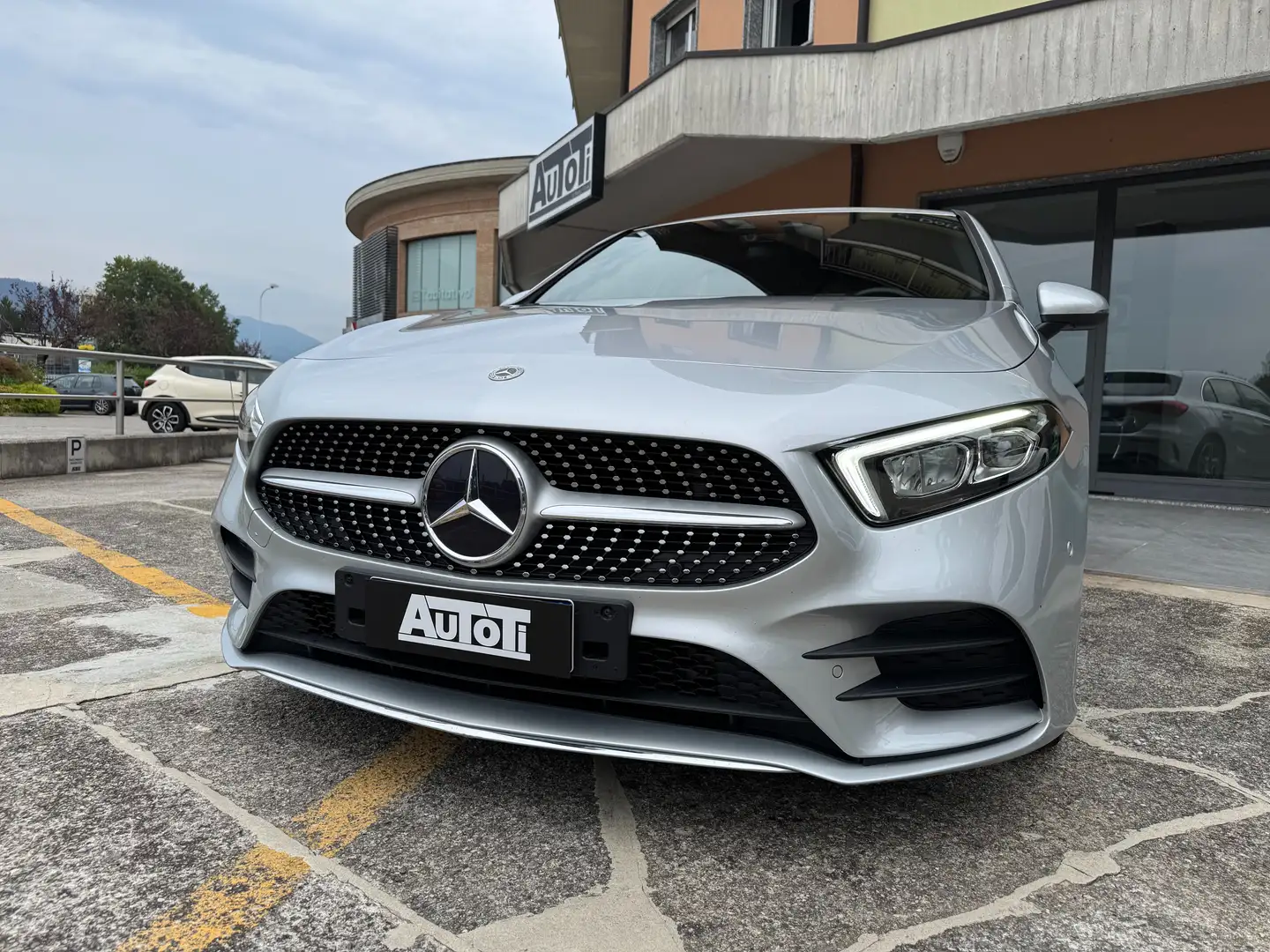 Mercedes-Benz A 200 Premium (Tagliandi Ufficiali Mercedes) Argento - 1