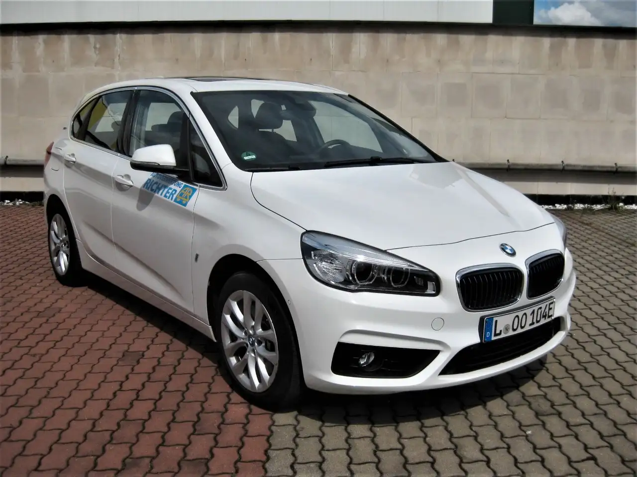 BMW 225