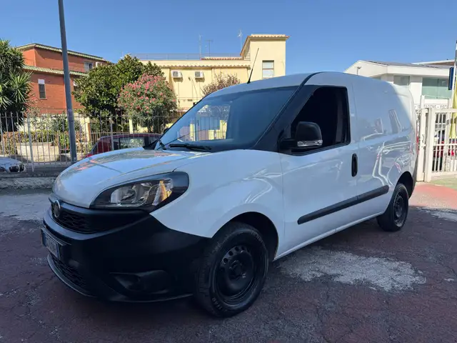 Fiat Doblo view 4