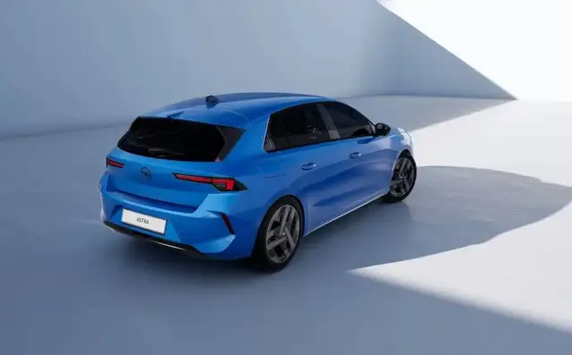Opel Astra view 5