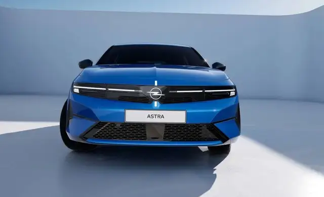 Opel Astra view 6