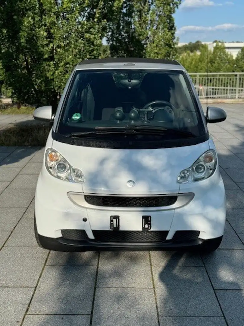 smart forTwo smart fortwo cabrio cabrio pure micro hybrid drive Weiß - 1