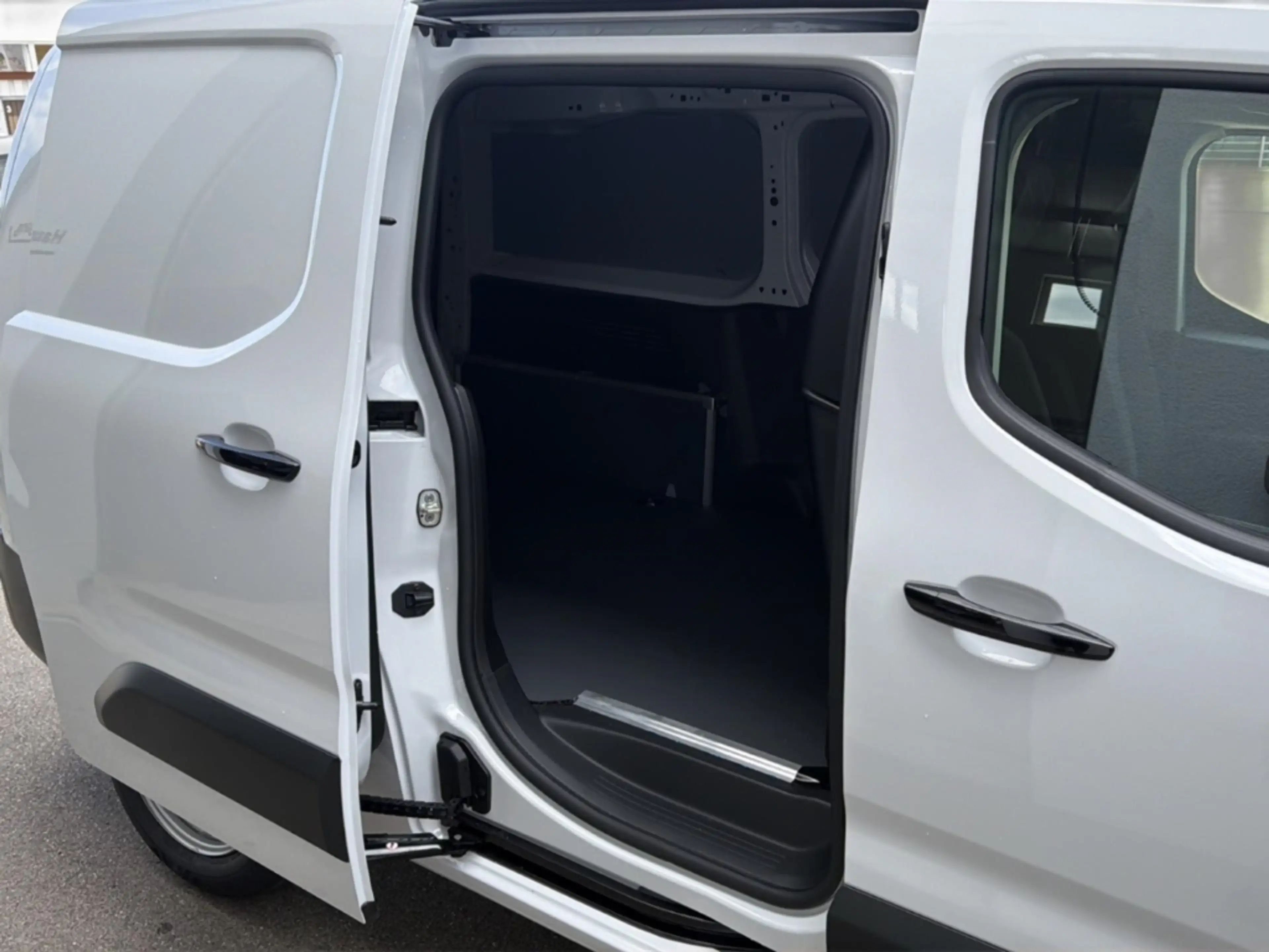 Fiat Doblo XL Kastenwagen 1.5 Diesel MT NAVI+KLIMA+KOMFORTSIT — photo 14