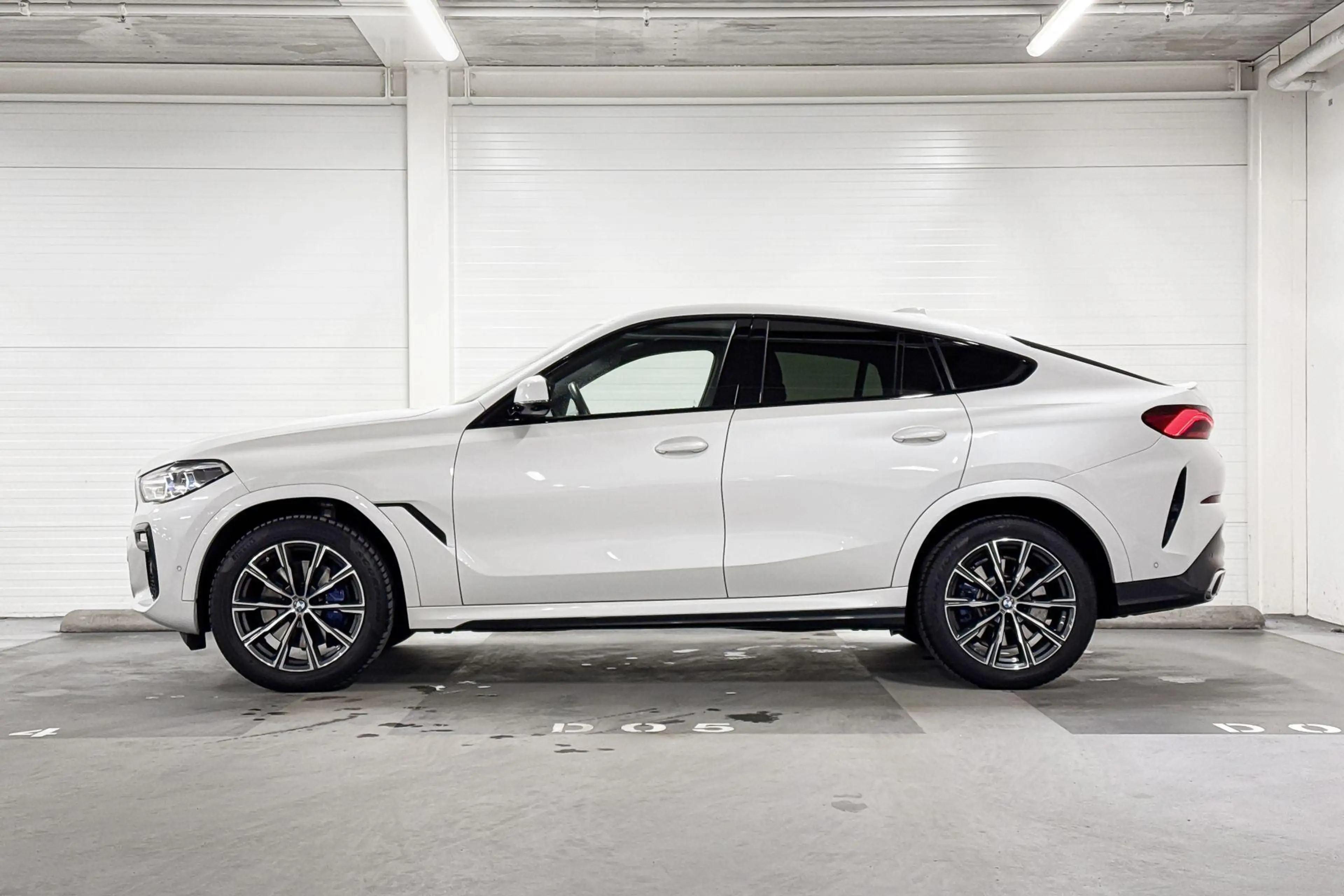 BMW X6 xDrive40i High Executive — photo 2