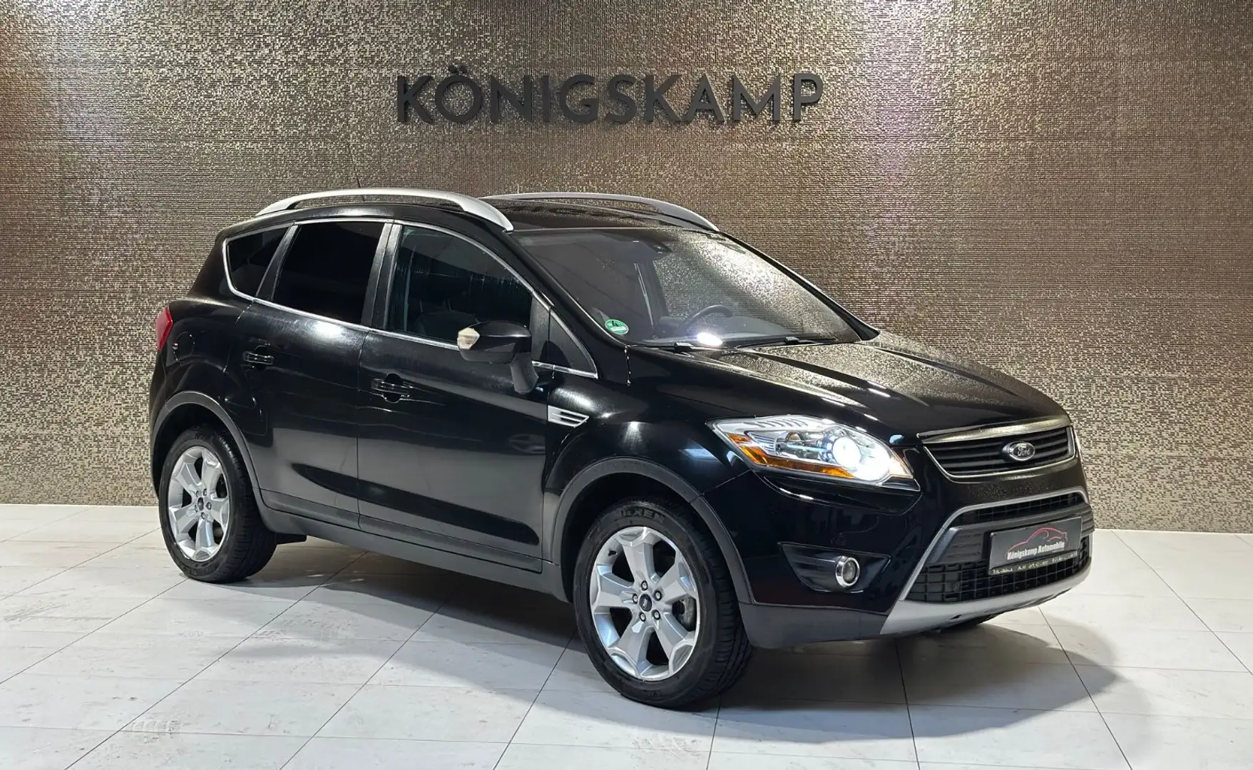 Ford Kuga Titanium 2.0 TDCi * PANO * NAVI * SHZ * PDC Schwarz - 1