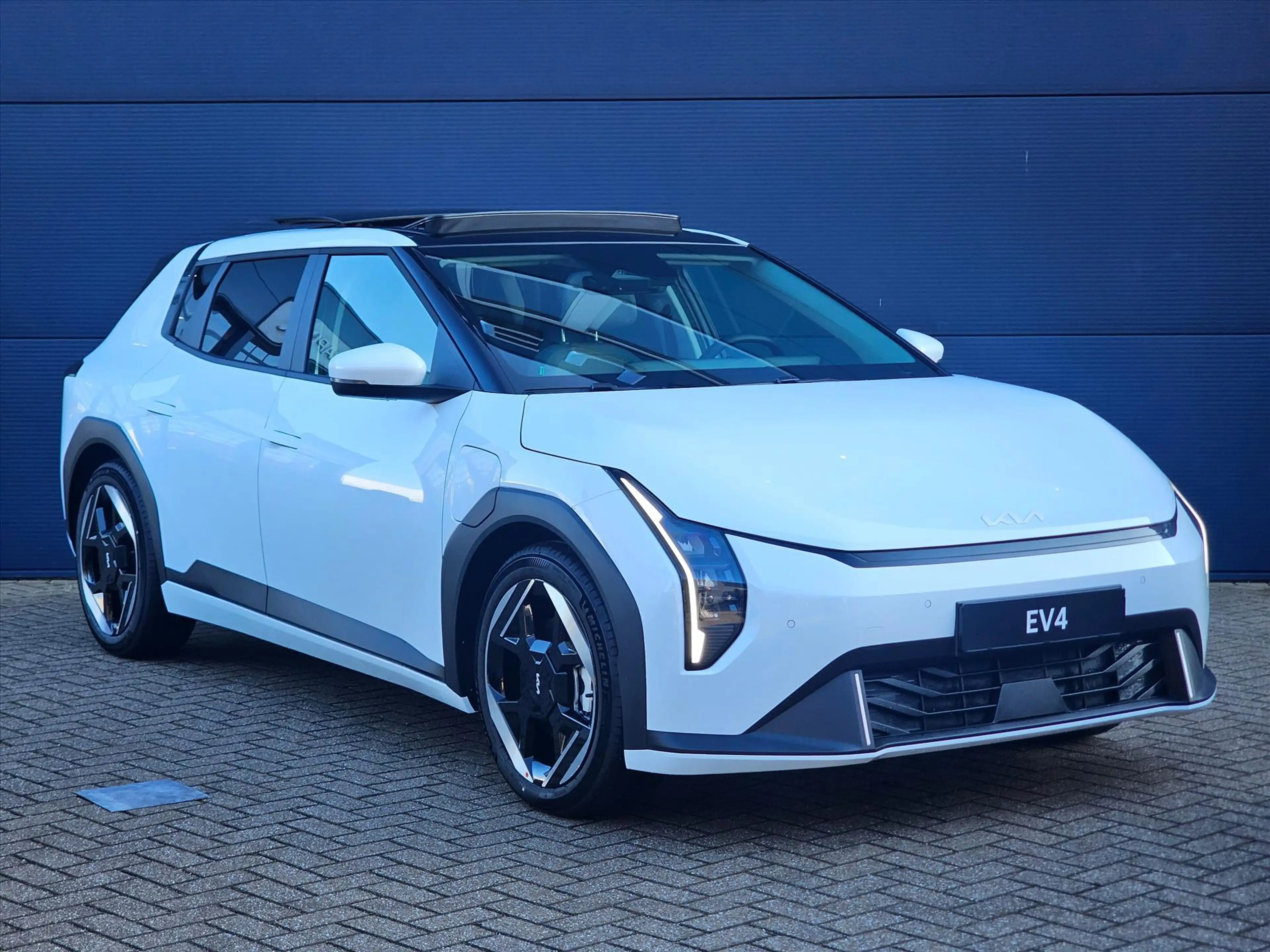 Kia EV4 81,4 kWh 204PK Plus Advanced | Navigatie | Harman — photo 6