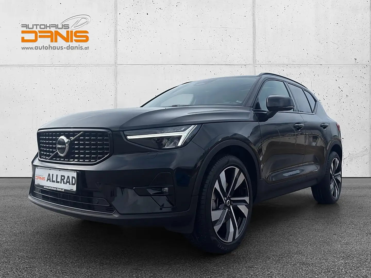 Volvo XC40 B5 AWD Ulitmate Dark Aut. PANO/RFK/Memory/H&K Schwarz - 1