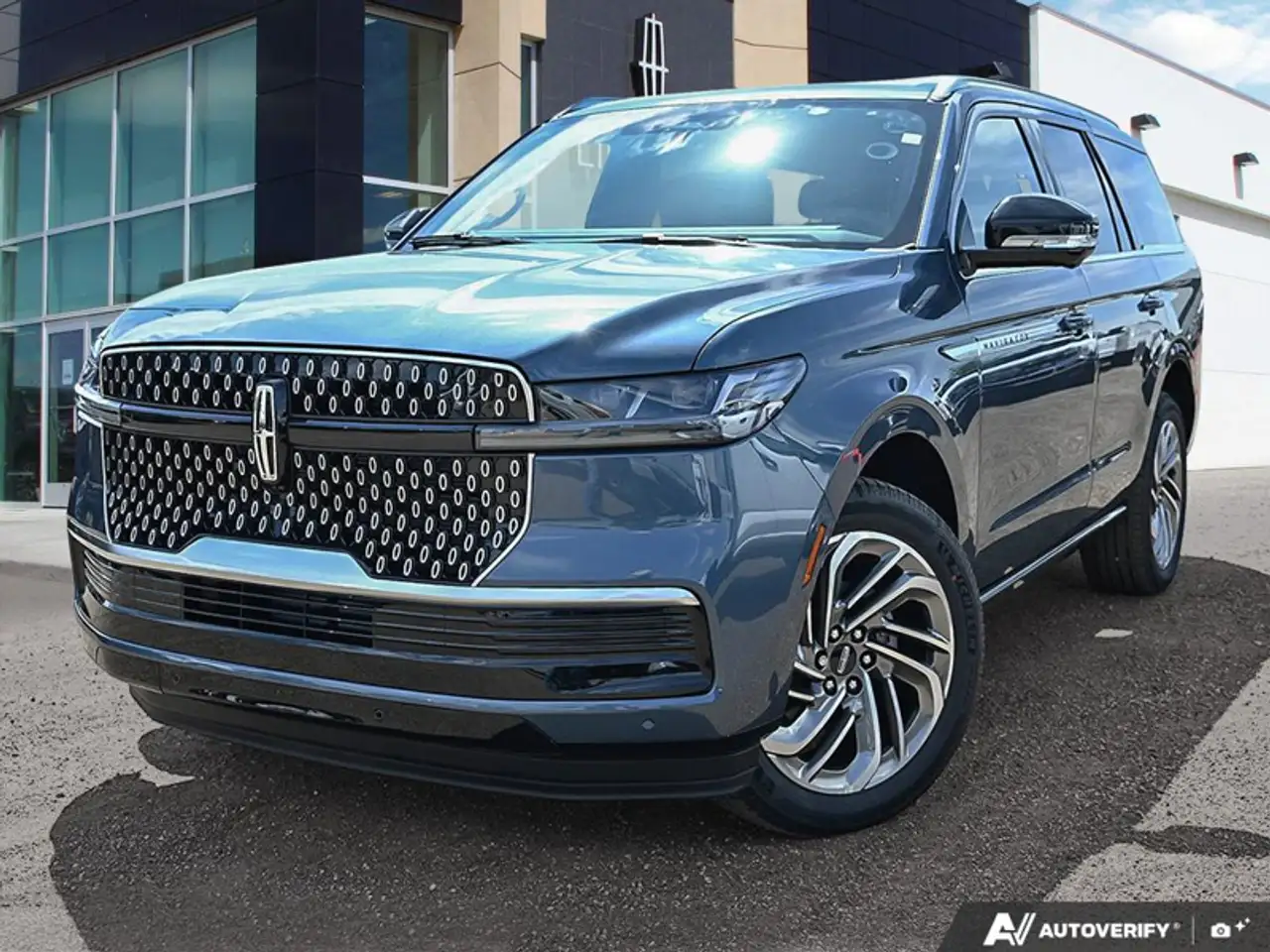 2027 Lincoln Navigator
