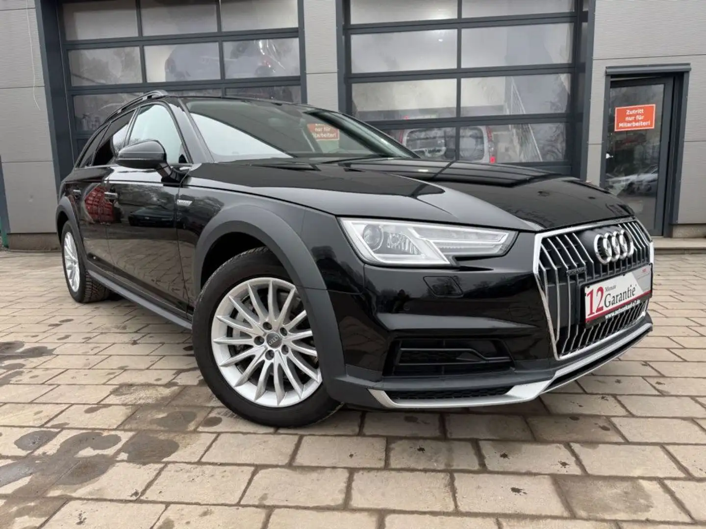Audi A4 allroad quattro 45 TFSI Schwarz - 1